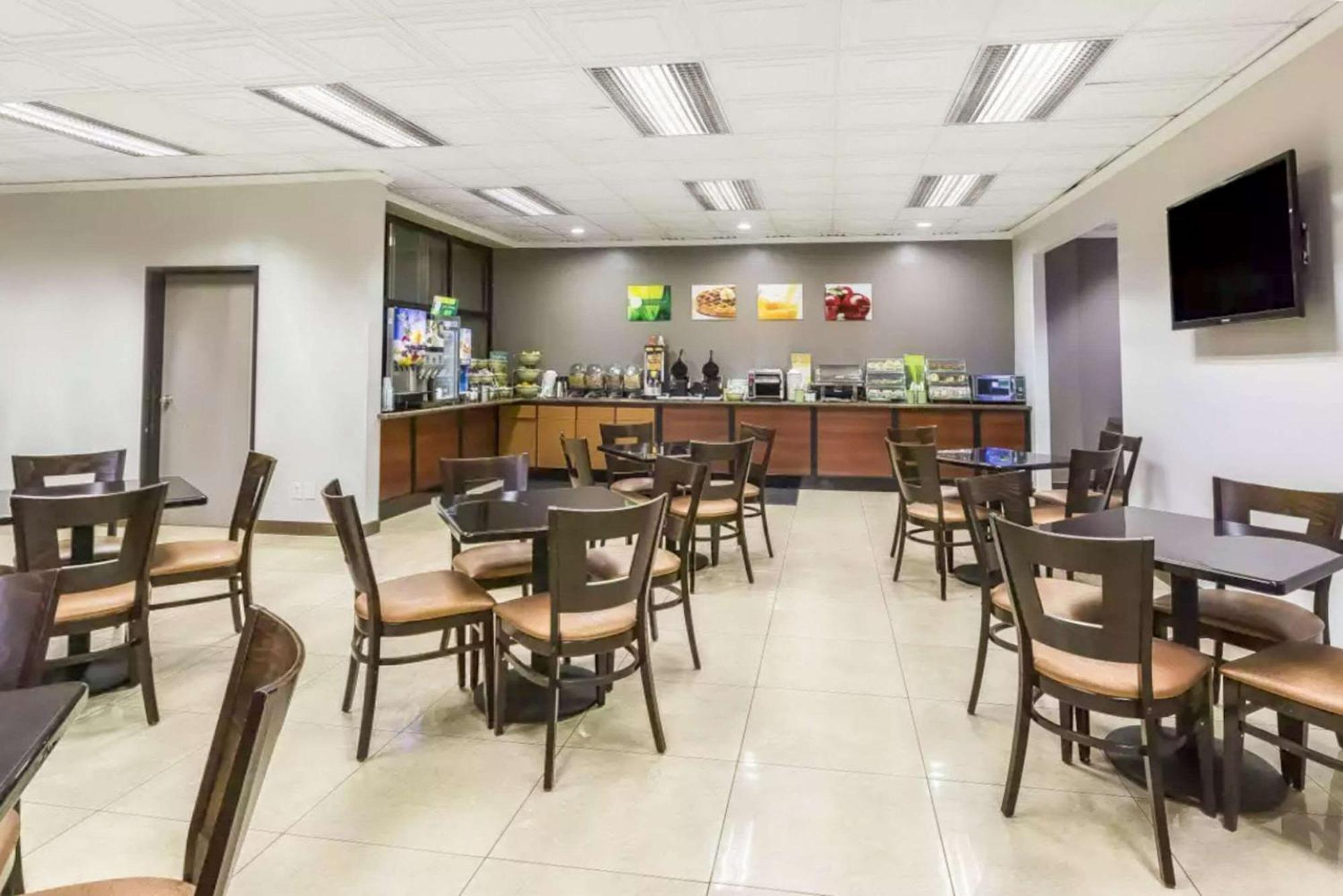 Quality Inn & Suites Los Angeles Airport - Lax Инглвуд Экстерьер фото