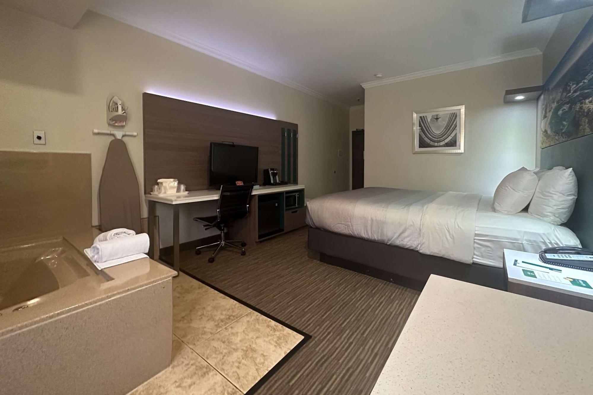 Quality Inn & Suites Los Angeles Airport - Lax Инглвуд Экстерьер фото