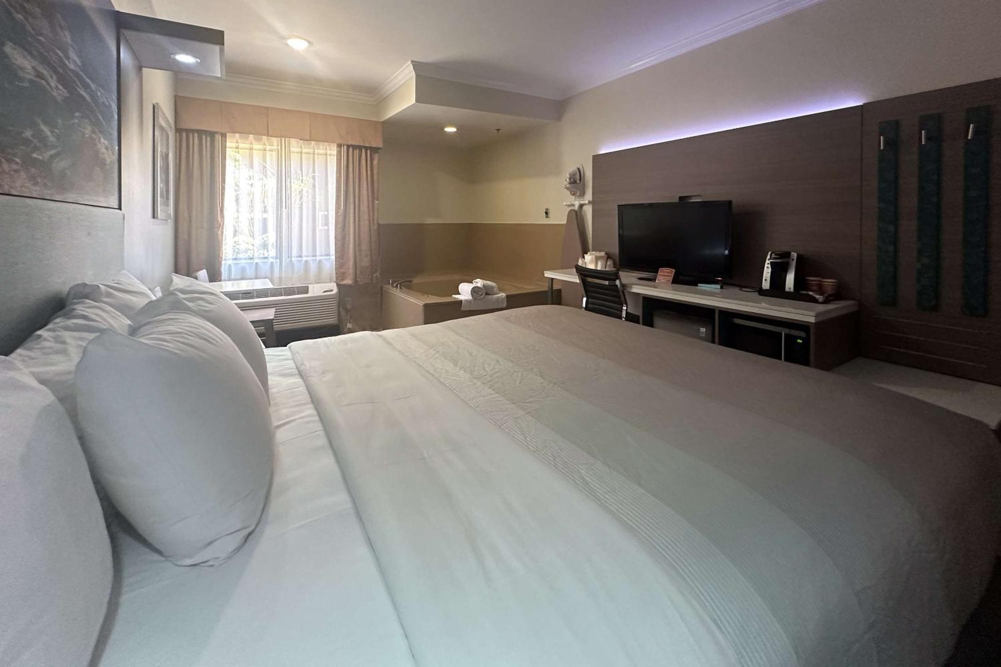 Quality Inn & Suites Los Angeles Airport - Lax Инглвуд Экстерьер фото